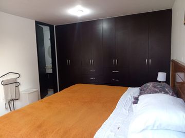 CASA EN VENTA EN ZAVALETA , A PIE DE CALLE, HABITACIONAL U OFICINA