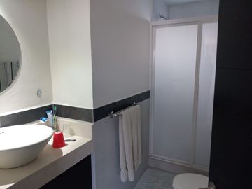 CASA EN VENTA EN ZAVALETA , A PIE DE CALLE, HABITACIONAL U OFICINA