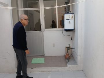 CASA EN VENTA EN ZAVALETA , A PIE DE CALLE, HABITACIONAL U OFICINA