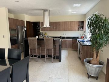 CASA EN VENTA EN PORTOFINO METEPEC