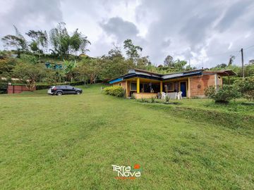 Finca con bonita vista en venta El Peñol