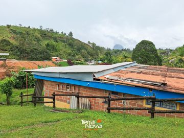 Finca con bonita vista en venta El Peñol