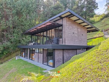Hermosa finca con acceso al embalse en venta El Peñol