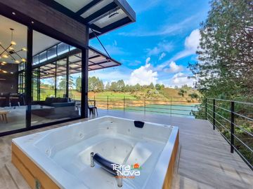 Hermosa finca con acceso al embalse en venta El Peñol