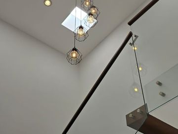 CASA EN VENTA EN LOMAS DEL MOLINO III, LEON GTO. ZONA NORTE A 10 MINUTOS DEL PARQUE METROPOLITANO.