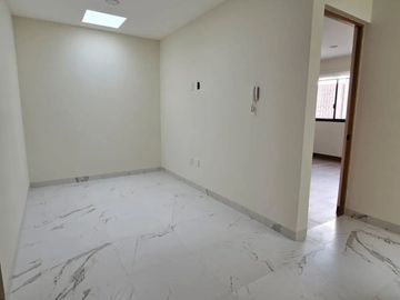 CASA EN VENTA EN LOMAS DEL MOLINO III, LEON GTO. ZONA NORTE A 10 MINUTOS DEL PARQUE METROPOLITANO.