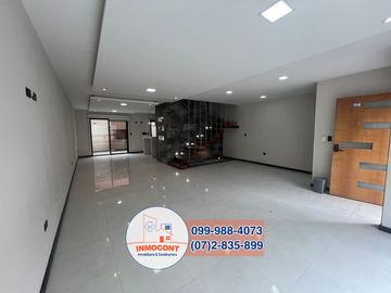 AMPLIA CASA DE CINCO DORMITORIOS EN VENTA, Sector Sudamericano Ricaurte C1432
