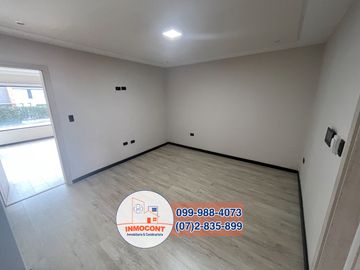 AMPLIA CASA DE CINCO DORMITORIOS EN VENTA, Sector Sudamericano Ricaurte C1432