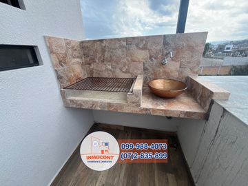 AMPLIA CASA DE CINCO DORMITORIOS EN VENTA, Sector Sudamericano Ricaurte C1432