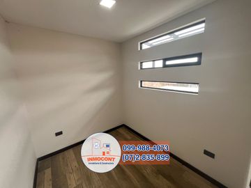 AMPLIA CASA DE CINCO DORMITORIOS EN VENTA, Sector Sudamericano Ricaurte C1432
