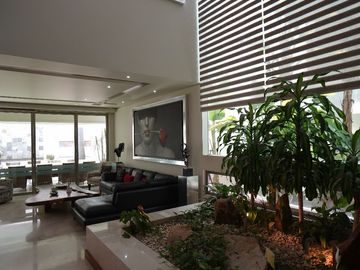 Casa moderna en Venta frente a parque dentro de Valle Real