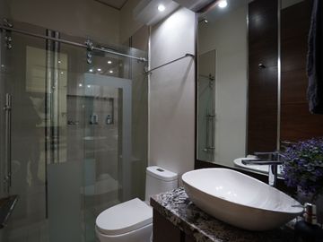 Casa moderna en Venta frente a parque dentro de Valle Real