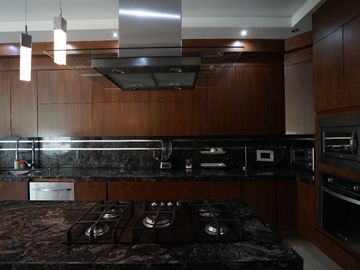 Casa moderna en Venta frente a parque dentro de Valle Real