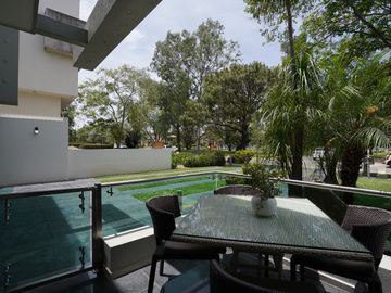 Casa moderna en Venta frente a parque dentro de Valle Real