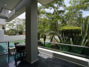 Casa moderna en Venta frente a parque dentro de Valle Real