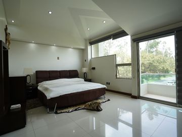 Casa moderna en Venta frente a parque dentro de Valle Real