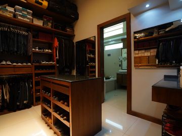 Casa moderna en Venta frente a parque dentro de Valle Real