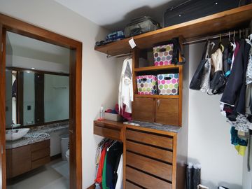 Casa moderna en Venta frente a parque dentro de Valle Real
