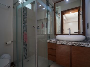 Casa moderna en Venta frente a parque dentro de Valle Real