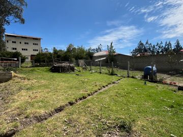 AMPLIA CASA RENTERA CON AREA VERDE Y JARDINES, Sector La Raya Ricaurte C1433