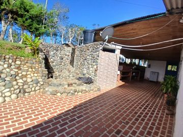 FINCA GANADERA EN VIJES