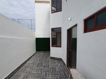 Casa nueva de 4 recámaras (una en planta baja) en Col. Ejido 1ro. de mayo sur. Cerca de Av. Ejército Mexicano