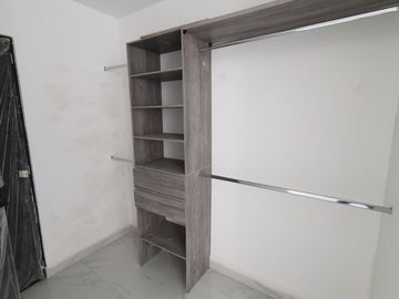Casa nueva de 4 recámaras (una en planta baja) en Col. Ejido 1ro. de mayo sur. Cerca de Av. Ejército Mexicano