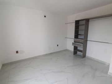 Casa nueva de 4 recámaras (una en planta baja) en Col. Ejido 1ro. de mayo sur. Cerca de Av. Ejército Mexicano