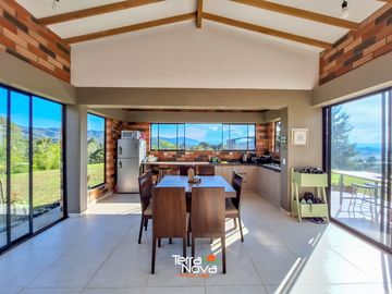 Finca con hermosa vista panorámica en venta Guatapé