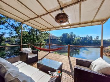 Finca con hermosa vista y acceso directo al embalse en venta Guatapé