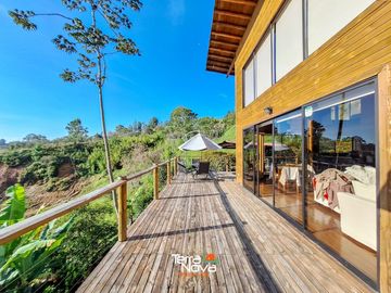 Finca con hermosa vista y acceso directo al embalse en venta Guatapé