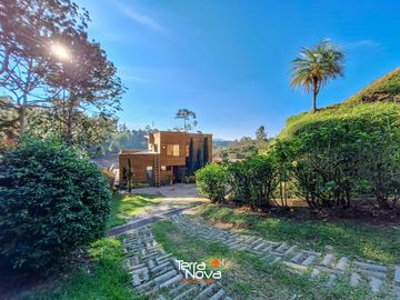 Finca con hermosa vista y acceso directo al embalse en venta Guatapé