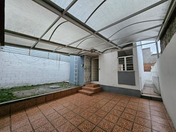 EN VENTA HERMOSA CASA AMPLIA E INDEPENDIENTE SOBRE CIRCUITO JUAN PABLO II PUEBLA.
