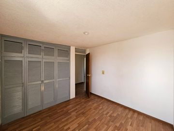 EN VENTA HERMOSA CASA AMPLIA E INDEPENDIENTE SOBRE CIRCUITO JUAN PABLO II PUEBLA.
