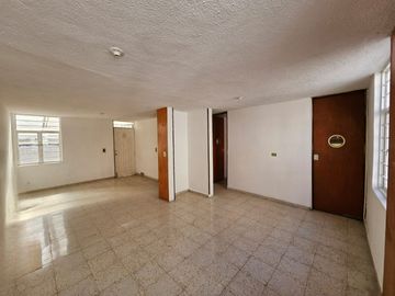 EN VENTA HERMOSA CASA AMPLIA E INDEPENDIENTE SOBRE CIRCUITO JUAN PABLO II PUEBLA.