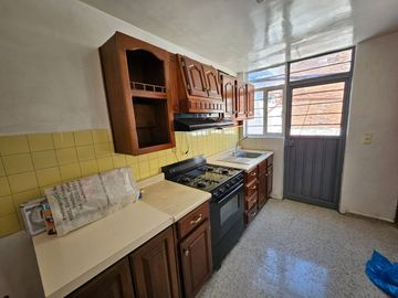 EN VENTA HERMOSA CASA AMPLIA E INDEPENDIENTE SOBRE CIRCUITO JUAN PABLO II PUEBLA.