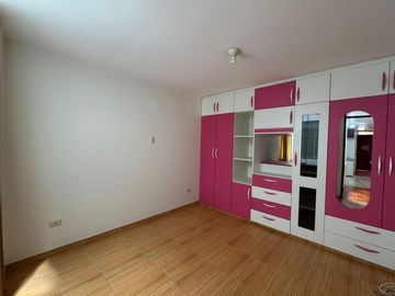 SE VENDE AMPLIO DPTO EN 2DO PISO - JOSE LUIS BUSTAMANTE Y RIVERO