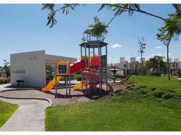 Casa Muy Linda y de poco uso, con 3 Rec y 2 baños 1/2 en Rincones del Marques Qro ZR