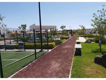 Casa Muy Linda y de poco uso, con 3 Rec y 2 baños 1/2 en Rincones del Marques Qro ZR