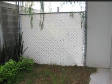 Casa Muy Linda y de poco uso, con 3 Rec y 2 baños 1/2 en Rincones del Marques Qro ZR