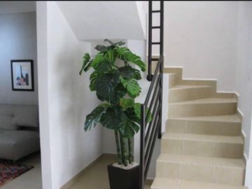 Casa Muy Linda y de poco uso, con 3 Rec y 2 baños 1/2 en Rincones del Marques Qro ZR
