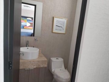 Casa Muy Linda y de poco uso, con 3 Rec y 2 baños 1/2 en Rincones del Marques Qro ZR