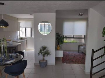 Casa Muy Linda y de poco uso, con 3 Rec y 2 baños 1/2 en Rincones del Marques Qro ZR