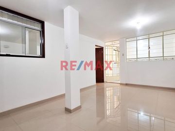 ¡Departamento En Venta! 1Er Piso En Urb. Previ Bocanegra - Callao