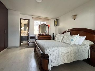 VENDOHERMOSA CASA EN BULEVAR DE LAS VILLAS PEREIRA
