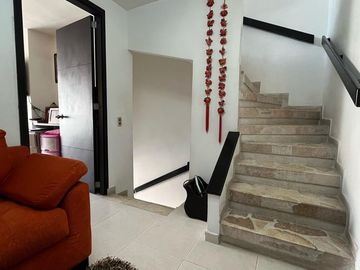 VENDOHERMOSA CASA EN BULEVAR DE LAS VILLAS PEREIRA