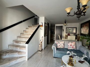 VENDOHERMOSA CASA EN BULEVAR DE LAS VILLAS PEREIRA