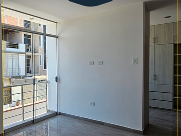 VENDO CASA DE ESTRENO EN MIRAFLORES COUNTRY CLUB