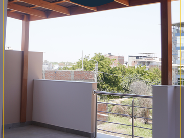 VENDO CASA DE ESTRENO EN MIRAFLORES COUNTRY CLUB