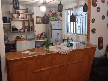 VENDE CASA PAREADA  de 2 pisos EN LINARES